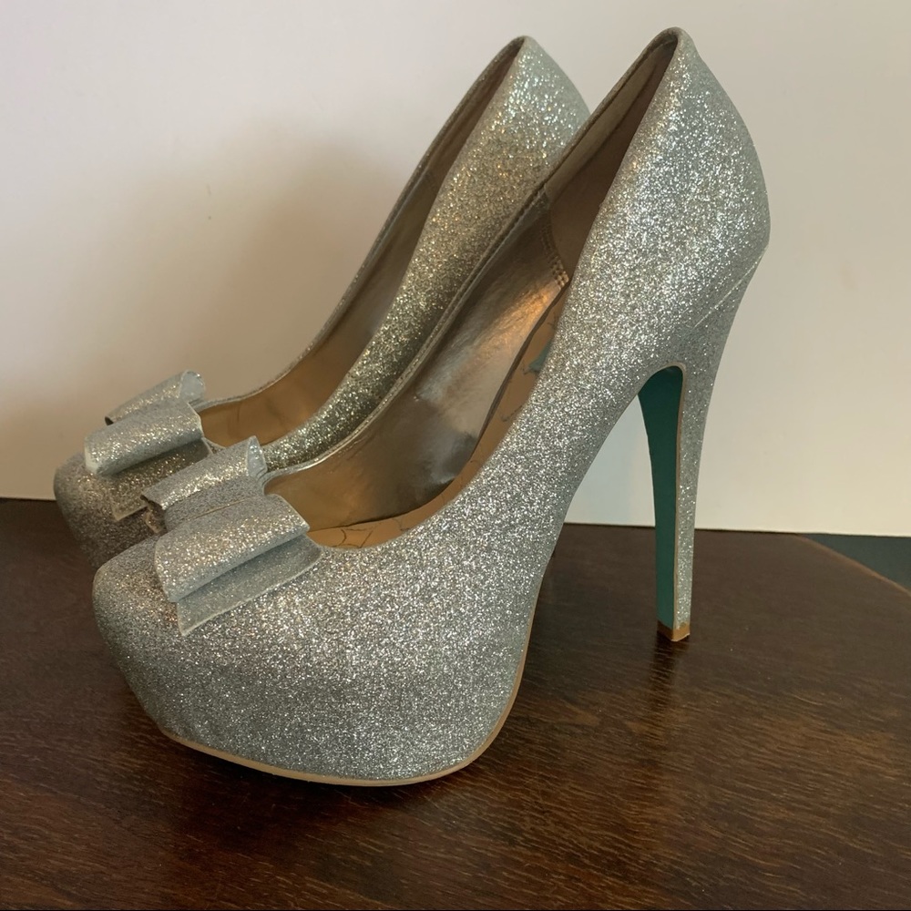 Betsey Johnson High Heels - GALA Silver Sparkle Glitter Pumps Shoes Size 7